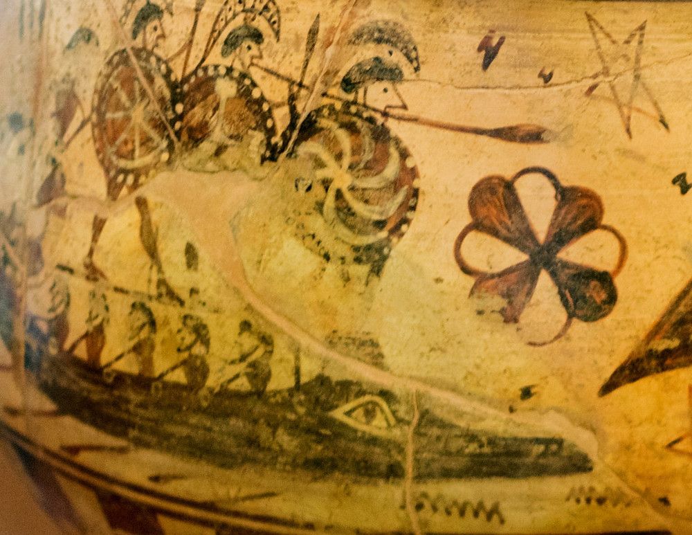 Aristonothos 2, a krater made by. 675-650 BC.jpg