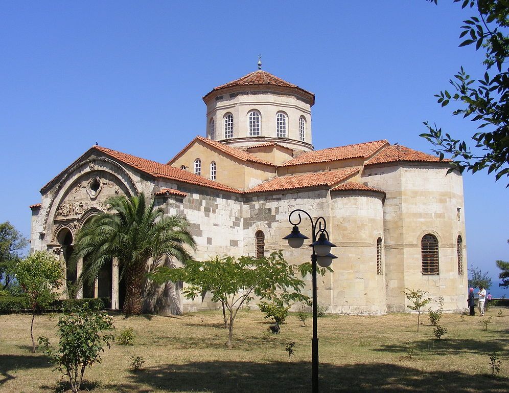 Hagia_Sophia,_Trabzon.JPG